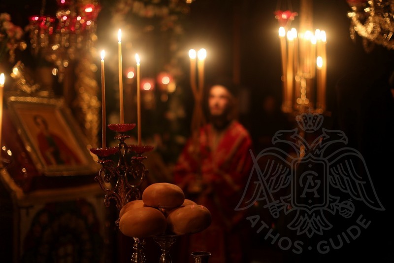 Служба в храме